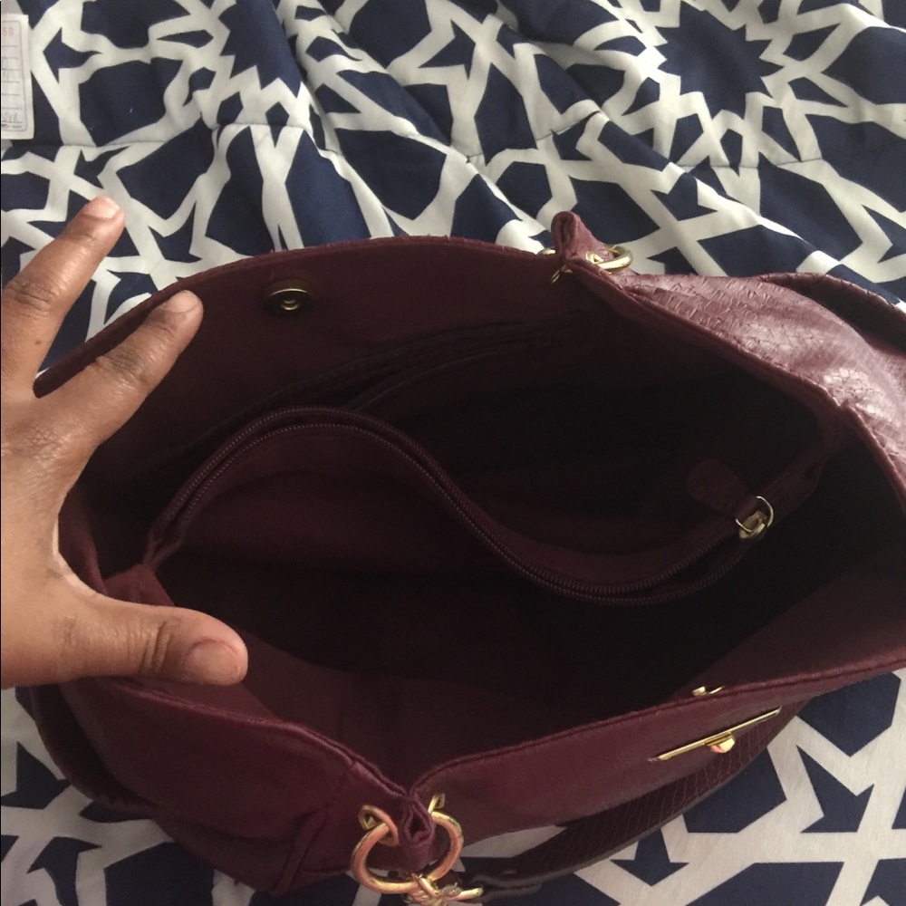 Nice handbag - Picture 3 of 3